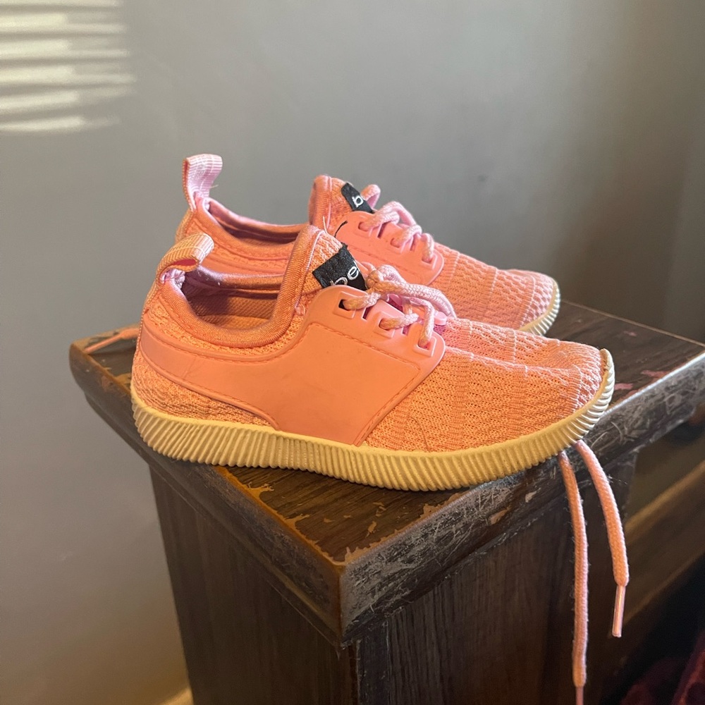 Size 7 bebe shoes